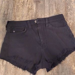 ✨ Kan Can high rise denim shorts.